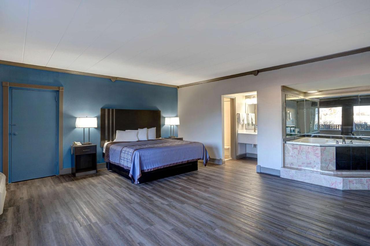 Motel 6 Burlington Ngoại thất bức ảnh