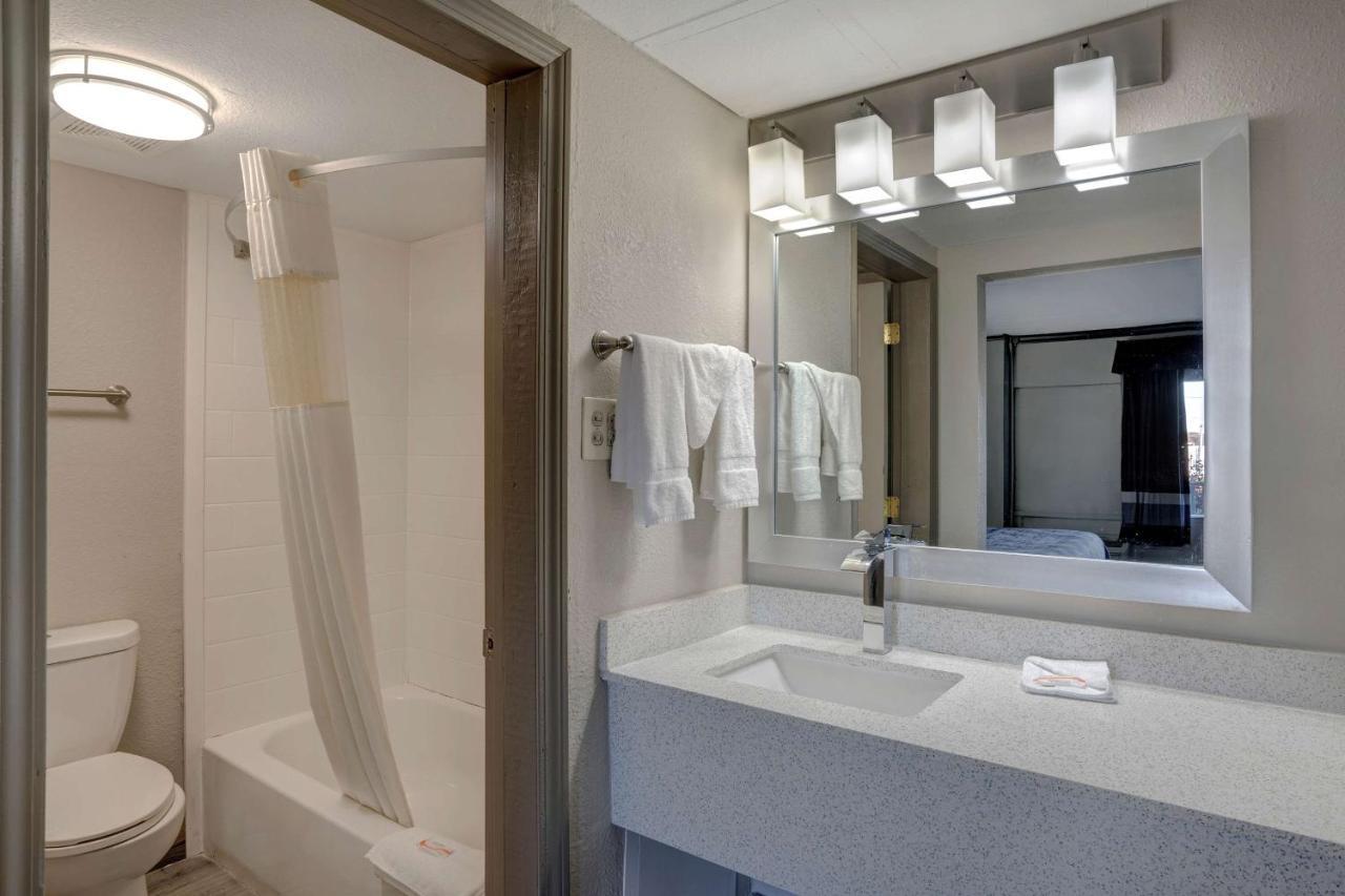 Motel 6 Burlington Ngoại thất bức ảnh