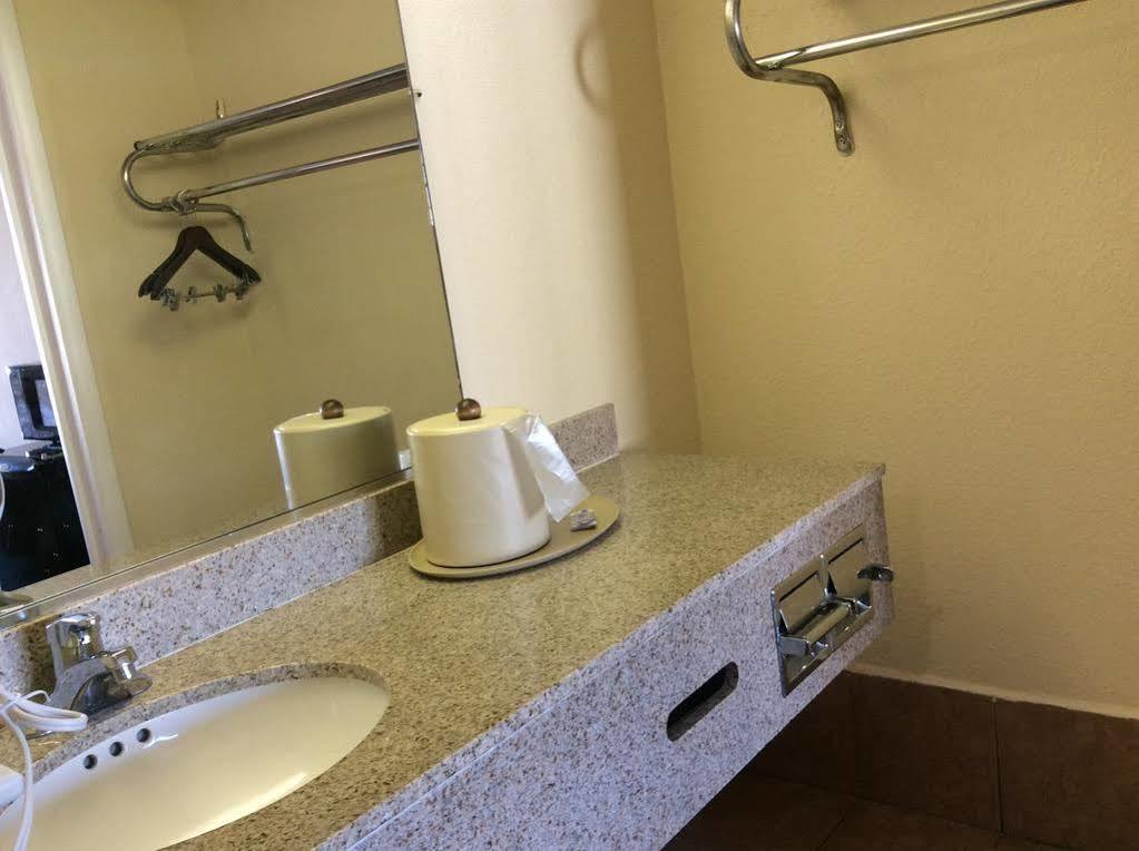 Motel 6 Burlington Ngoại thất bức ảnh